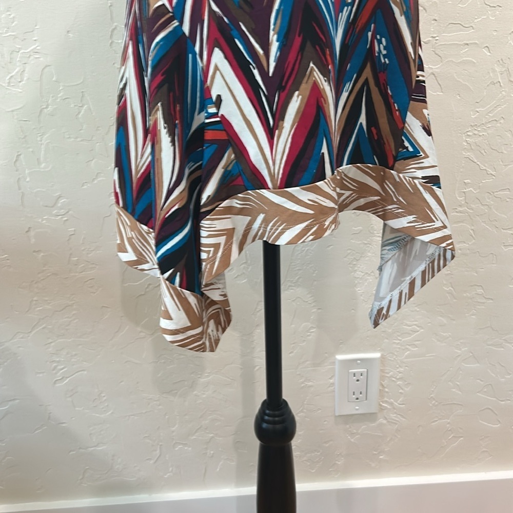 Chevron Patterned Sleeveless Dress - Picture 2 of 4